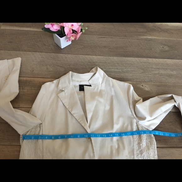 🌟FREE🌟BCBG ivory tan ruched blazer L Large - Picture 3 of 5